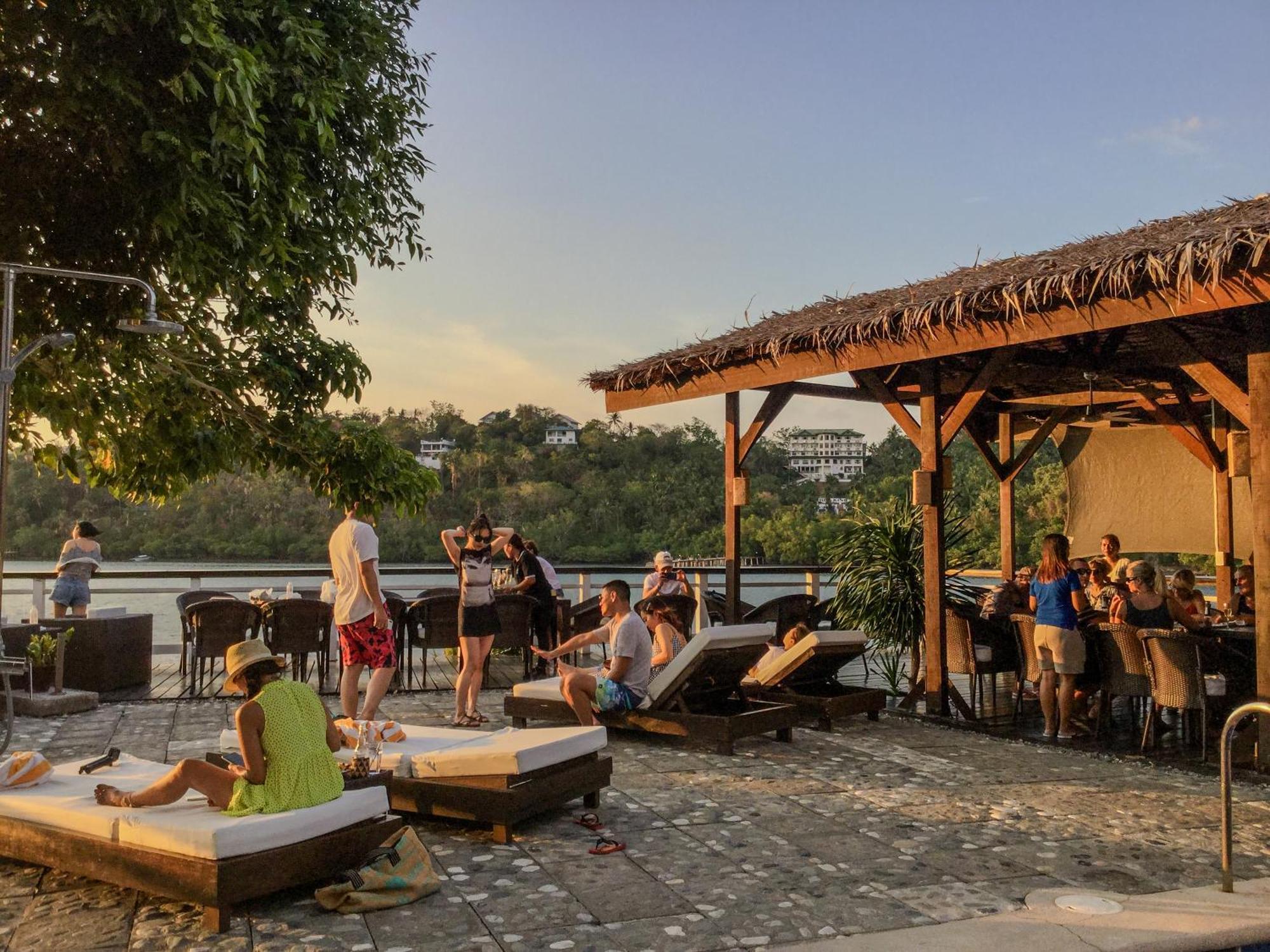 Edgewater Dive & Spa Resort Пуэрто-Галера Экстерьер фото